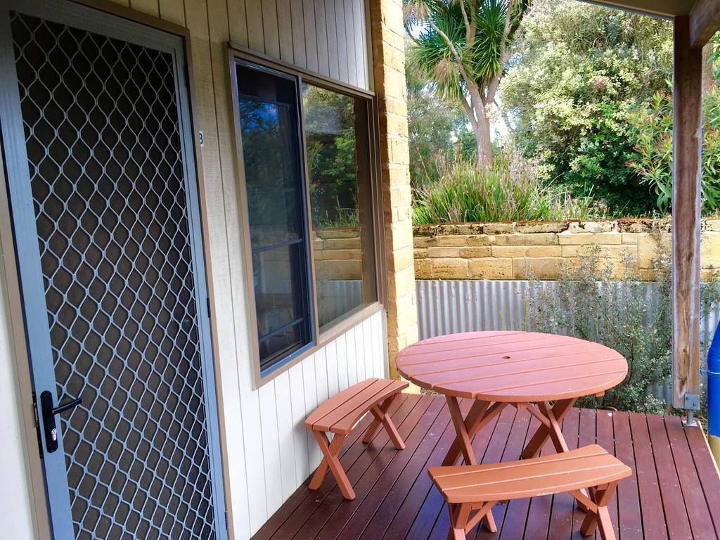 Port Campbell Guesthouse & Flash Packers Exterior photo