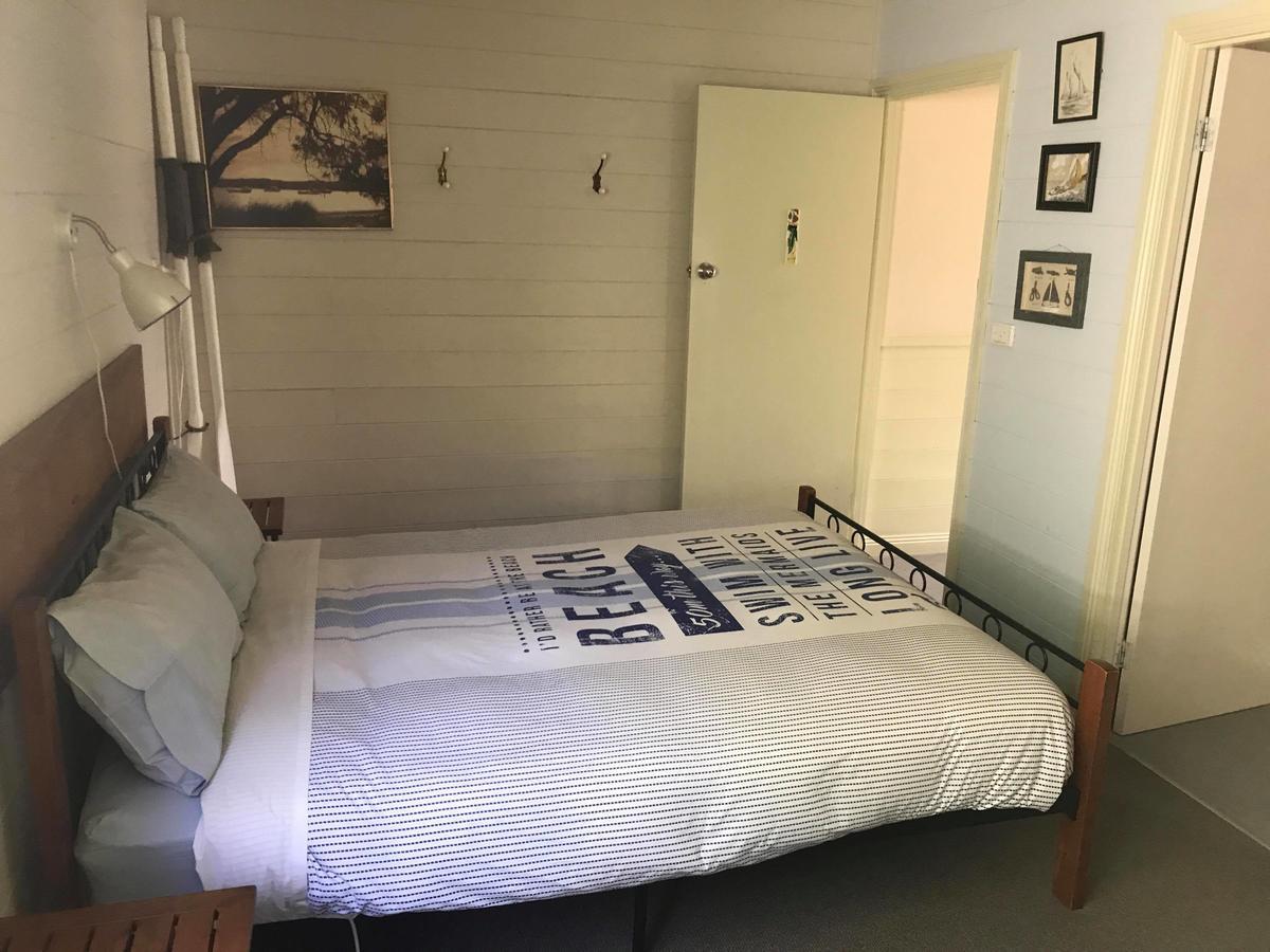 Port Campbell Guesthouse & Flash Packers Exterior photo